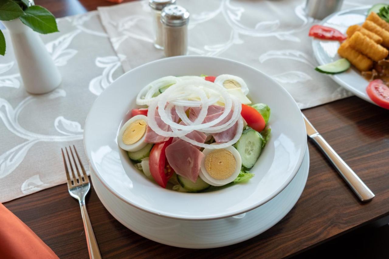 Schnitzelhaus Und Pension Stadt Rosbach Rosbach vor der Höhe Eksteriør billede